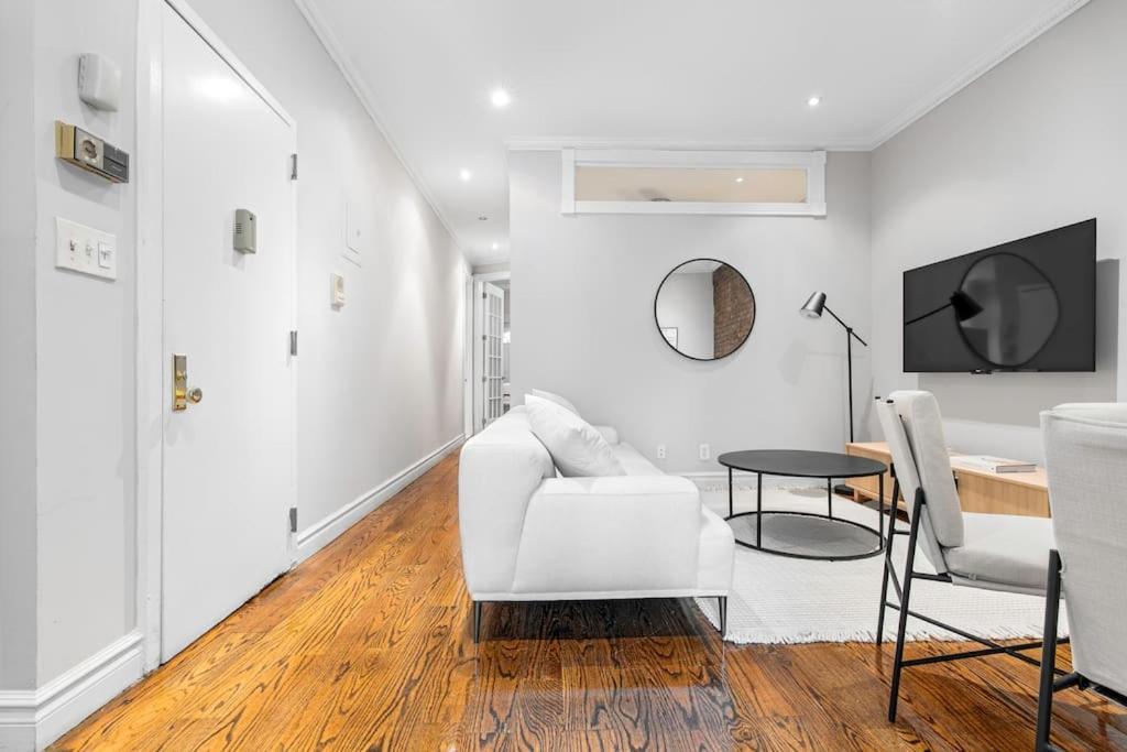 Gorgeous & Bright 3Bdr & 1Bth In Midtown Manhattan New York Exterior photo